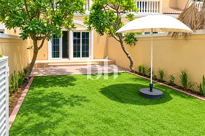 Well-maintained | Single Row | Unfurnished