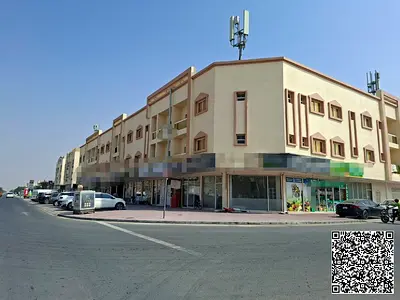 Entire building for sale / 34 studios / 15 shops / 34 one-bedroom apartments / Ground floor + 2 bedrooms / Strategic location / Corner / On the street