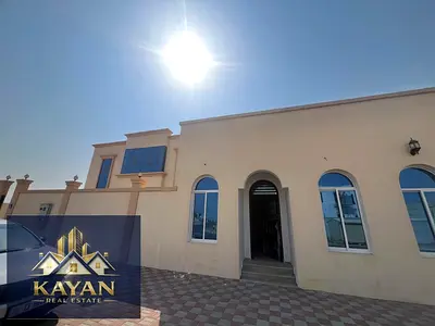 Villa for Sale in Al Salamah, 6 Master Bedrooms, 2 Majlis, 2 Halls, Large Kitchen, Direct Owner.