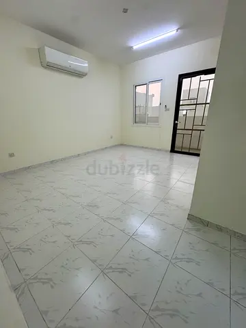 Room rent in satwa road near city walk