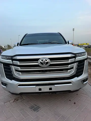 2010 Toyota Land Cruiser GXR GCC Specs but facelift 2025,Well Maintained, Ready for UAE Roads