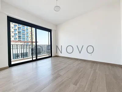 Elegant 1 Br | Stunning views| Near Exit & Mall