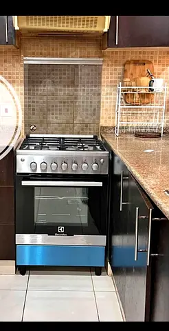 Electroulx Gas Cooker 4 Burner excellent condition