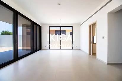 Single Row | Amenities Backing | Drivers Room