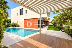 Lake and Park View | Private Pool | Prime Position
