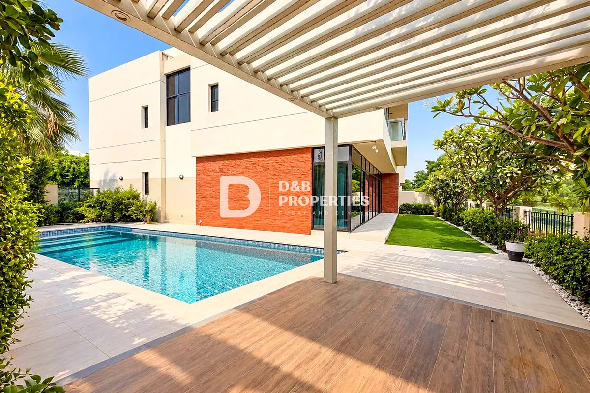 Lake and Park View | Private Pool | Prime Position