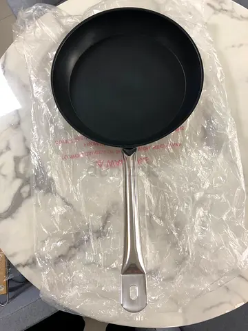 Non-stick frying pan with stainless steel handle - like new