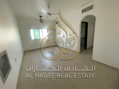 للإيجار السنوي في القليعة الشارقة شقة غرفة وصالة بمساحة كبيرة مع موزع و2 حمام وتكييف مركزي وغاز مركزي، مع خيارات دفع على 4 أو 6 دفعات