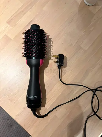 Revlon One-Step Volumiser Hair Dryer Brush - Good Condition