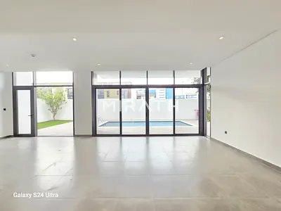 Modern Premium Villa | Private Pool & Garden|