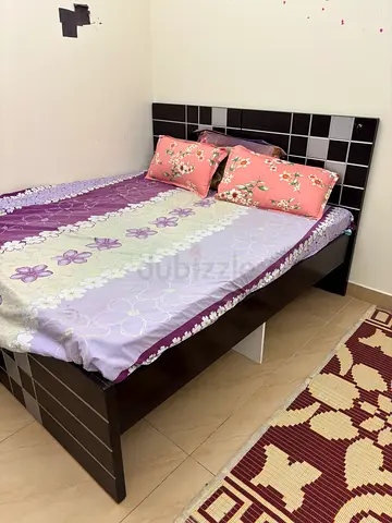 90x190 wooden bed with headboard & Mattress x 2Nos
