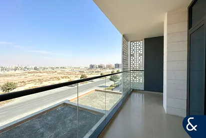 Furnished | Single Row | Corner Unit
