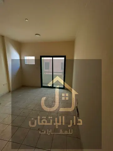 فرصة ذهبية للإيجار | غرفه وصاله منطقه البوطينه موقع حيوي وقريب من جميع الخدمات