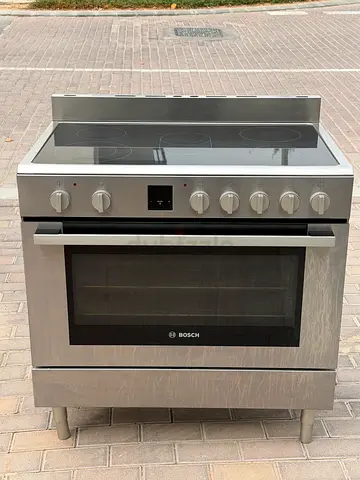 Bosch freestanding electric oven with ceramic hob - good condition