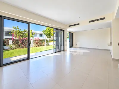 Prime Location | Single Row | Green Belt