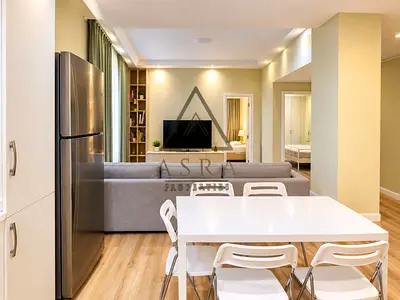 موتور سيتي 1BR | كورتيارد جرين فيو | التصميم الداخلي الحديث