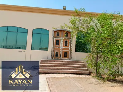 فيلا في سلمة ثلاث غرف وصاله ومجلس وغرفة خادمة