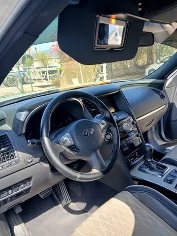 2018 Infiniti QX70 photo 8