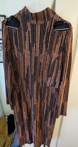 Brand new Women's Size 16 UK Dress.
