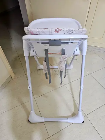 White Adjustable Baby High Chair - very Good Condition