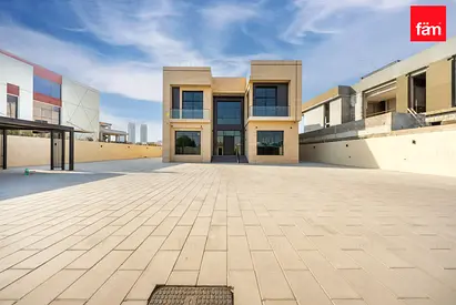 Suburban villa for family, easy access to the city