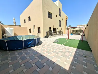 Lavish 4b villa/ 2 halls/ majlis/ maid room/ al azra area sharjah