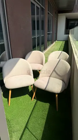 4 Lounge Chairs