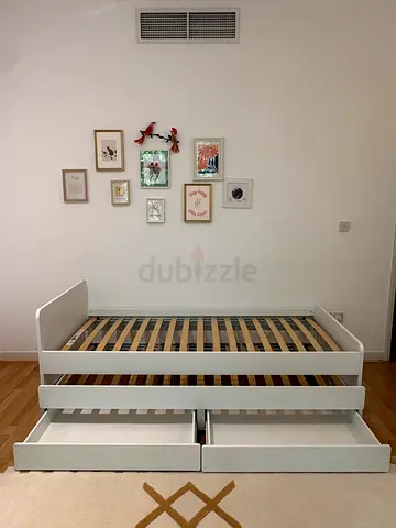 Bedframe with 1 underbed and storage