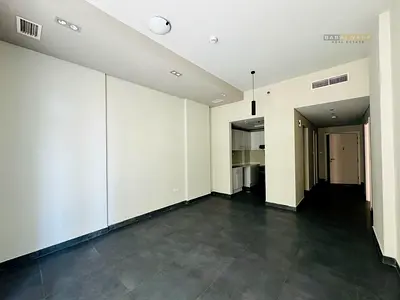 Bright premium quality 1 B/R with balcony