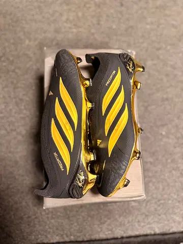 Football shoes