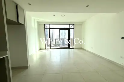 Modern & Bright | Pool View | 1 Bedroom