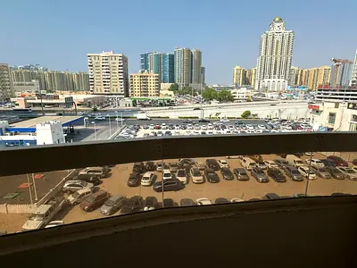 شقة 3 غرف وصالة للإيجار في عجمان النعيمية 1 | مساحات كبيرة | 3 حمامات | بلكونة | 55 ألف شامل الصيانة