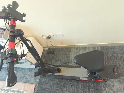 M4 pro scooter with phone and charger