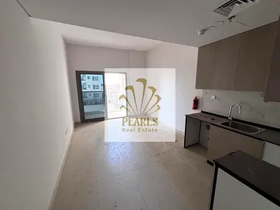 استوديو أول ساكن في أزهى جاردن ريزدنس بعجمان، بلكونة بإطلالة مفتوحة، خزائن حائط ومطبخ أمريكي، مع جيم ومسبح وباركن مجاني.