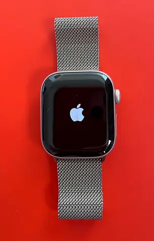 Apple Watch Series 11, 42mm, Rose Gold Aluminum