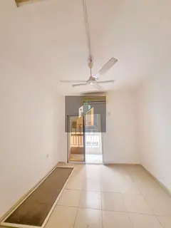 ONE MONTH FREE ///CLEAN 1BHK WITH BALCONY AND CLOSE HALL /// SPLIT AC FITTED