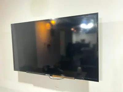 Sony KLV-40R452A 40" LCD TV - Good Working Condition