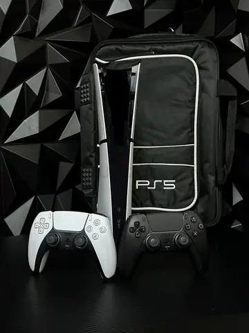 PS5 SLIM DIGITAL 1TB WITH 2 CONTROLLERS AND BAG