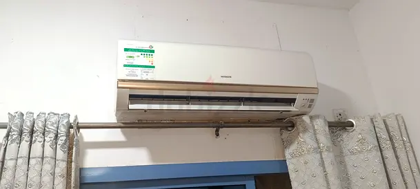 Hitachi split AC for sale very good condition 1.5 ton