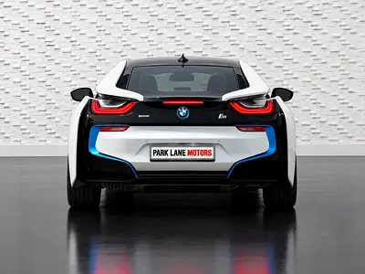BMW i8 | CRYSTAL WHITE PEARL | GCC SPEC | FULL SERVICE HISTORY-3