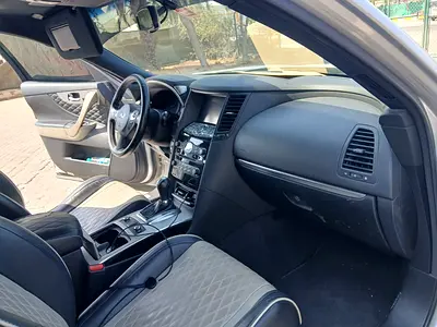 2018 Infiniti QX70 photo 9