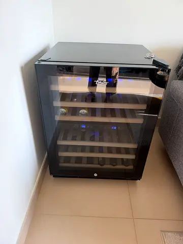 Terim wine cooler / beverage fridge - 46 bottles, 150L , Dual temperature, good condition