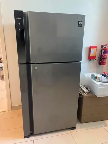 Hitachi new model fridge double door freezer digital inverter like new condition