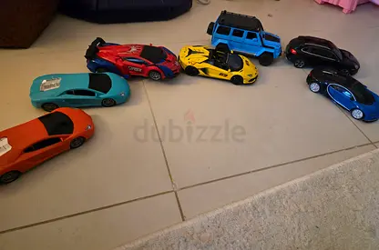 Bulk set of two cars including two collectibles