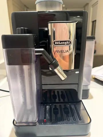 DeLongi  Rivelia coffee machine