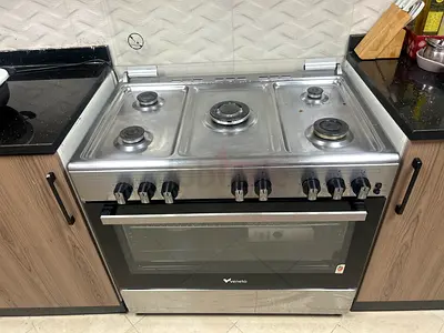 Veneto 5-Burner Gas Range with Oven - EXCELLENT Working Condition. WILL SELL ONLY BY END OF OCTOBER