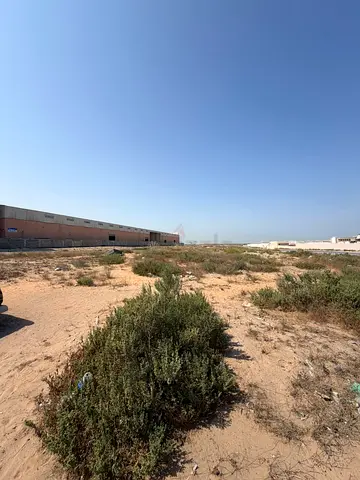 قطعة ارض للبيع مساحه 76068.65 قدم ب ام القوين منطقة ام الثعوب الصناعيه