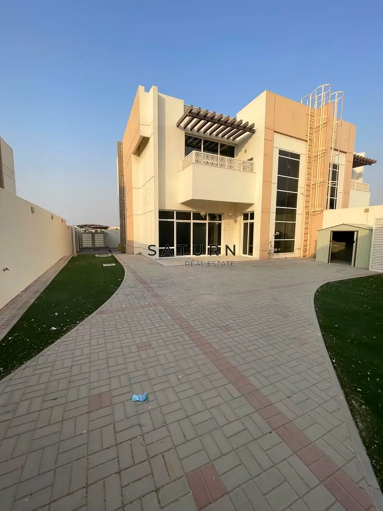 🏡 فيلا أنيقة مكونة من 4 غرف نوم للإيجار في منطقة "الطي" | 140,000 درهم