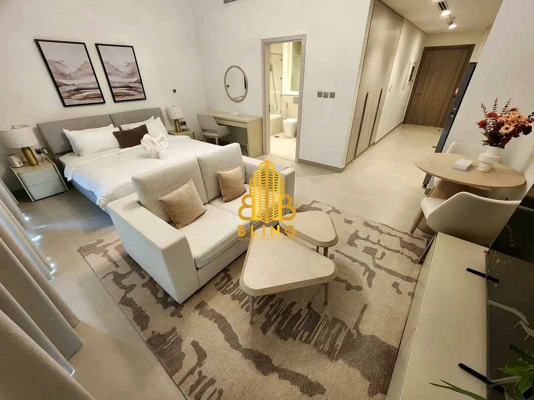 Fully Furnished Studio Apartment With Basement Parking & Amenities