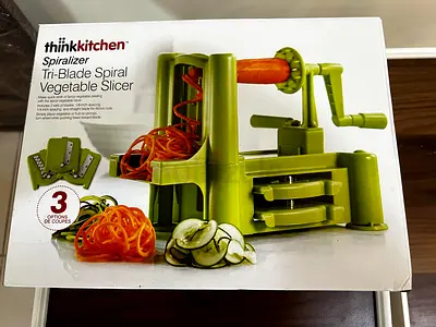 Manual food chopper